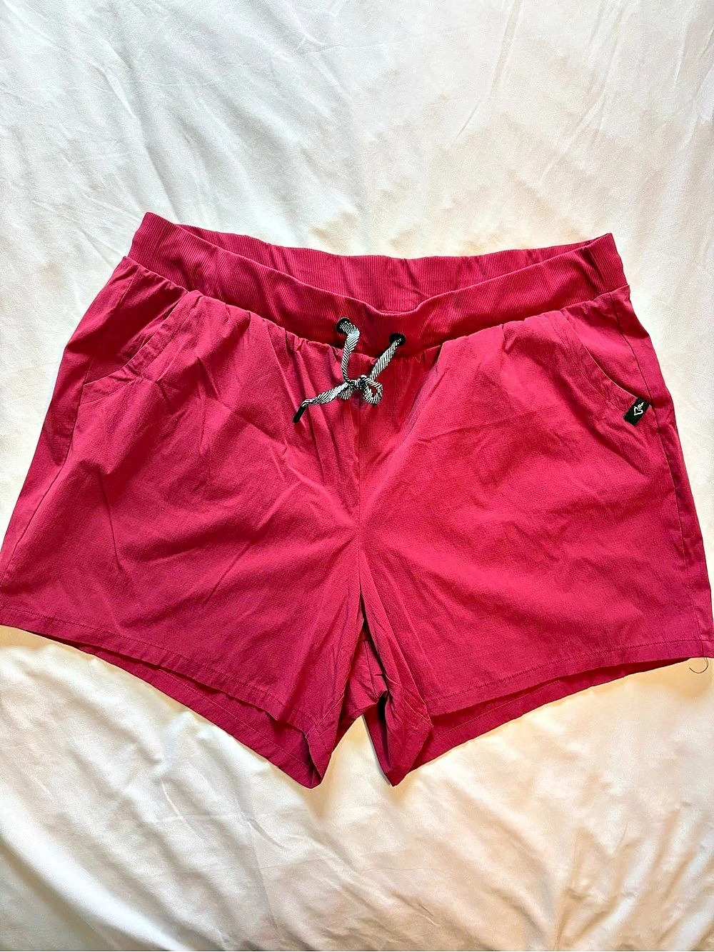 Happy Camper by Torrid Happy Camper Athletic Shorts in Red Size 2
